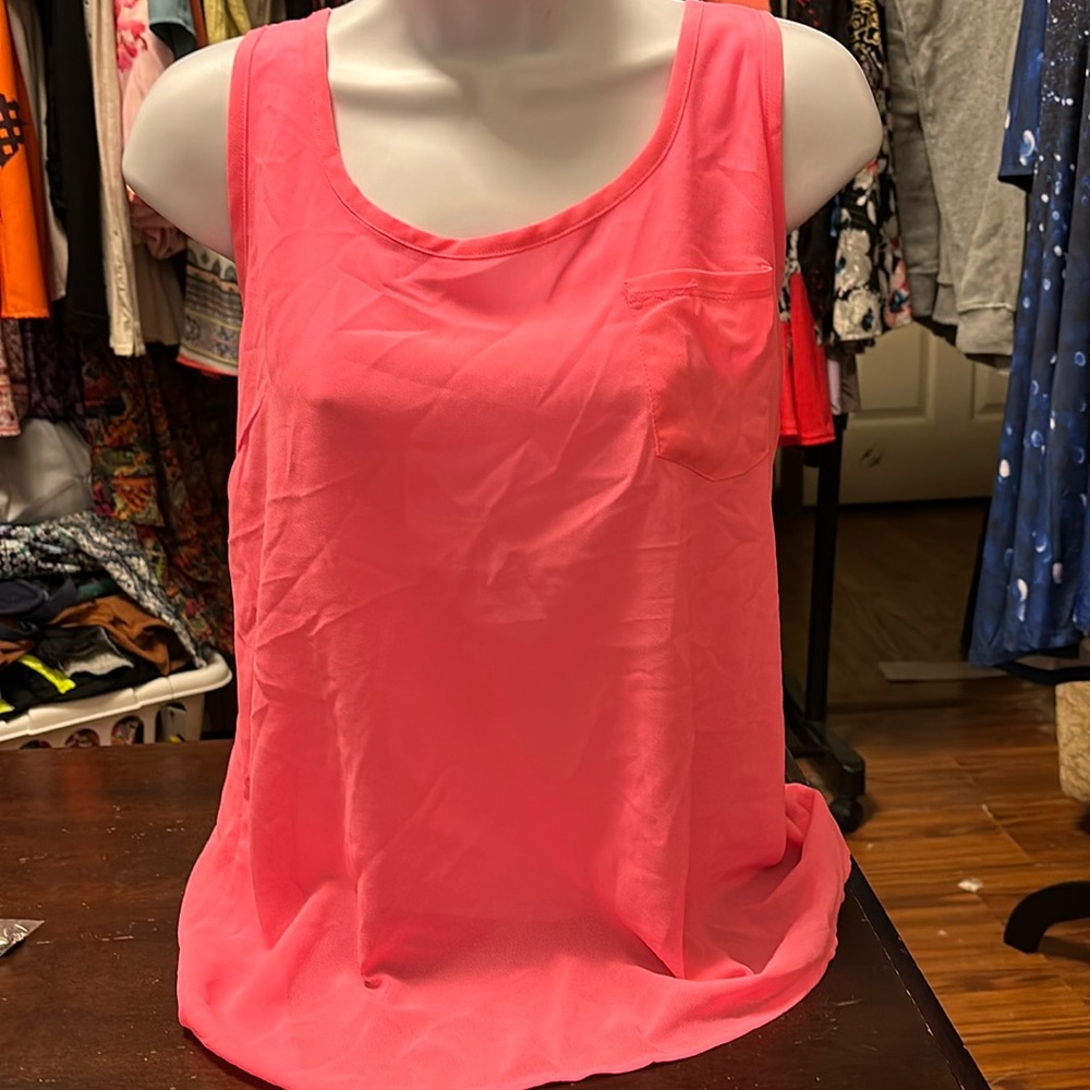 Zenana outfitters size M sheer tank top